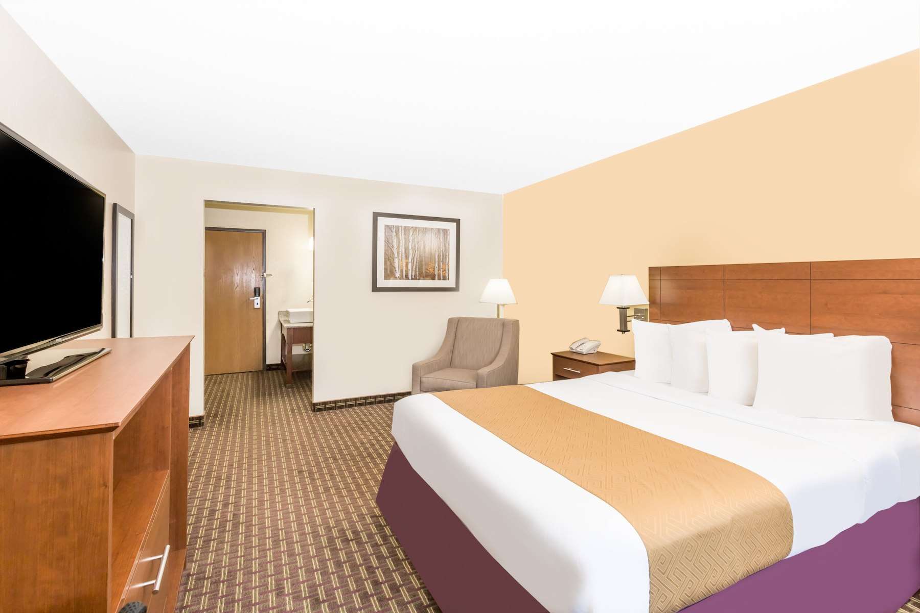 DAYS INN MERLE HAY DES MOINES, IA Paramount Lodging Advisors