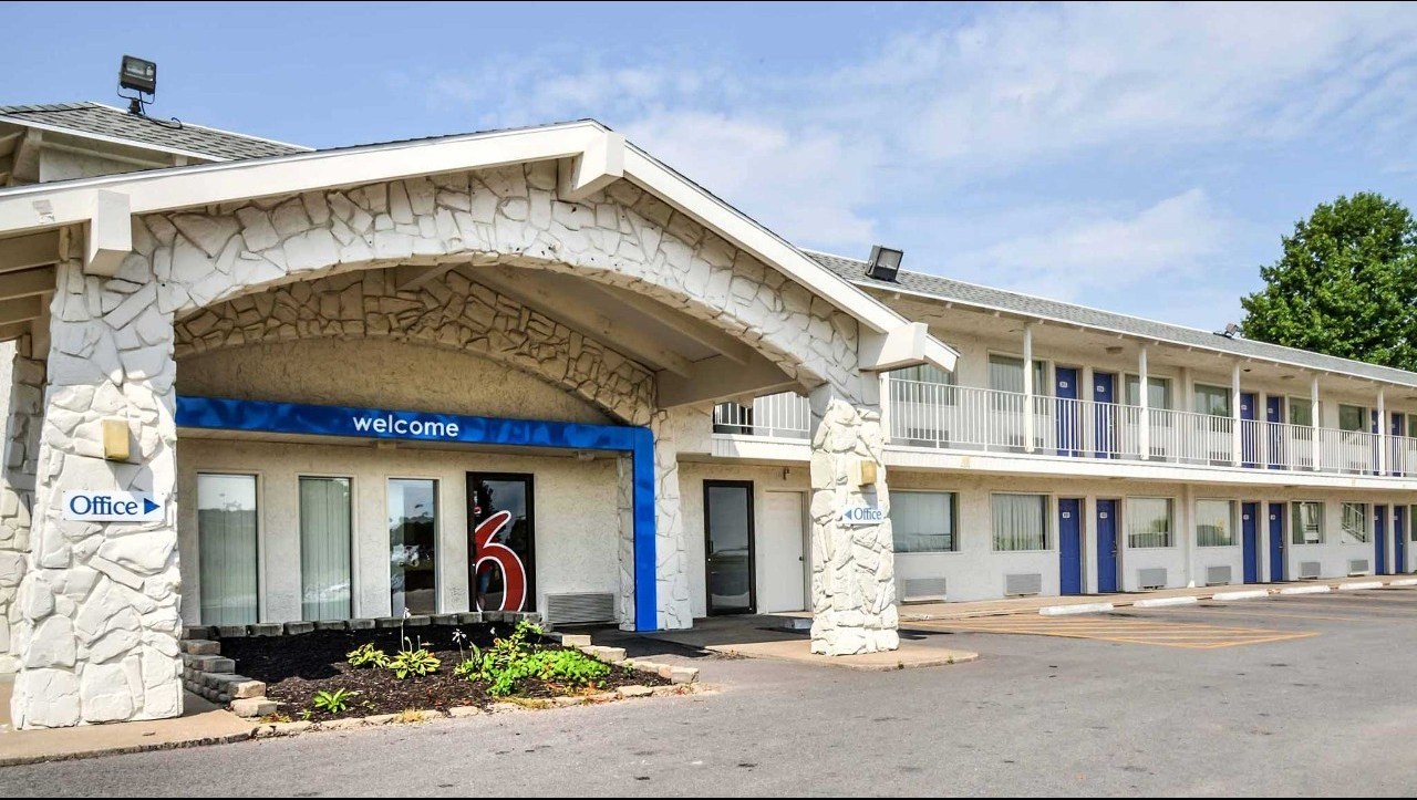 MOTEL 6 ST. JOSEPH, MO - Paramount Lodging Advisors