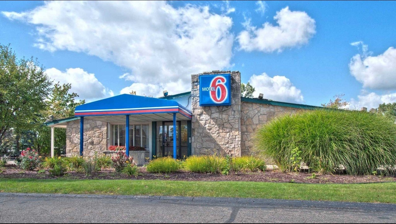 MOTEL 6 LANSING, MI - Paramount Lodging Advisors