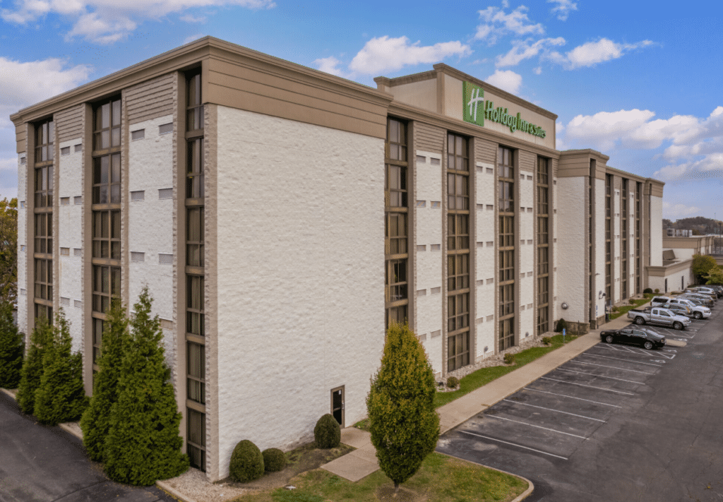 Holiday Inn & Suites Cincinnati Eastgate, OH